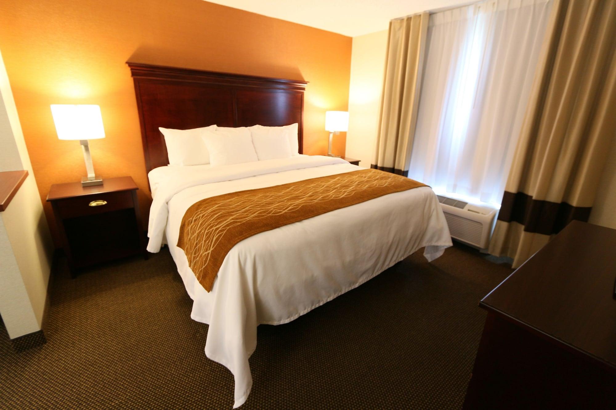 Comfort Inn & Suites Hutchinson Ngoại thất bức ảnh