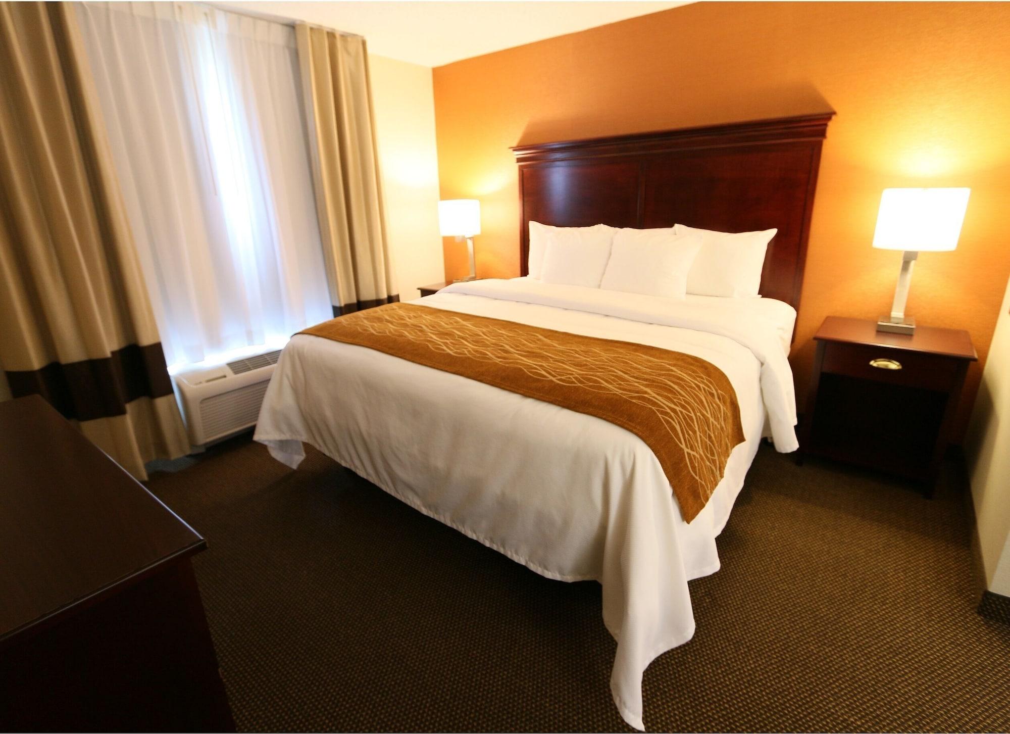 Comfort Inn & Suites Hutchinson Ngoại thất bức ảnh