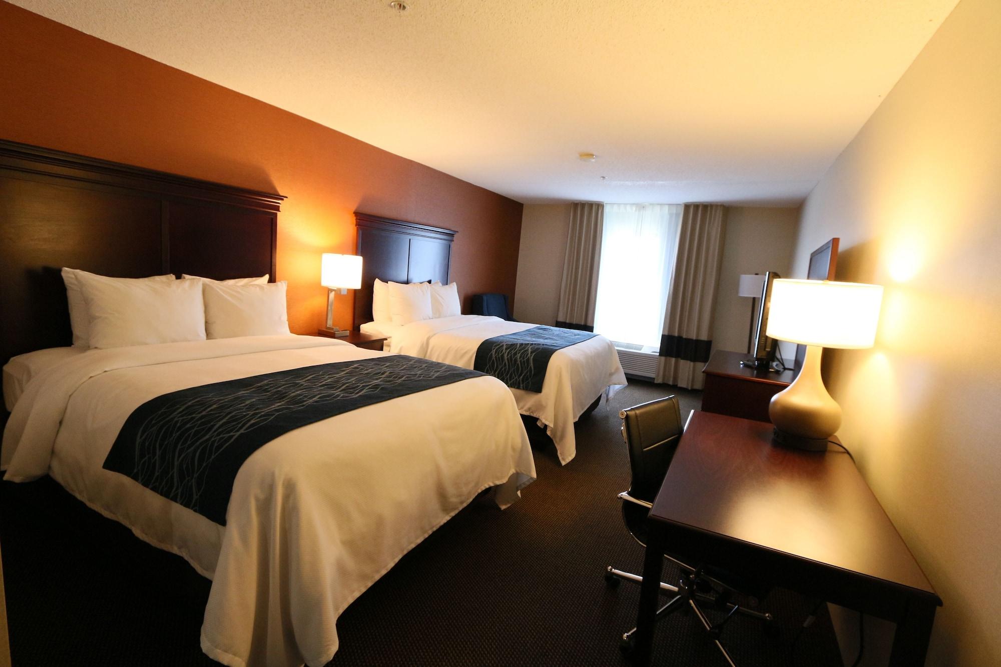 Comfort Inn & Suites Hutchinson Ngoại thất bức ảnh