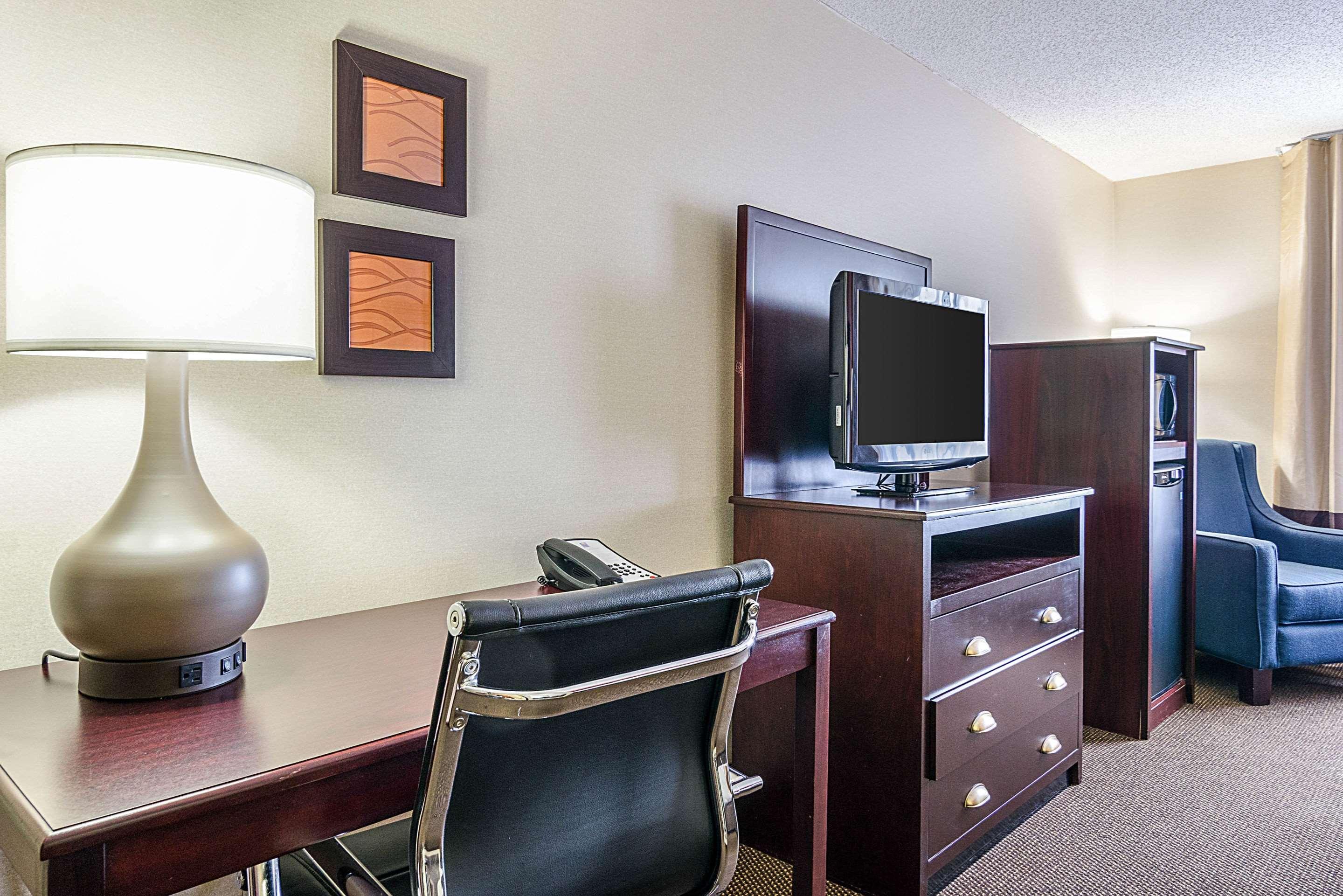 Comfort Inn & Suites Hutchinson Ngoại thất bức ảnh