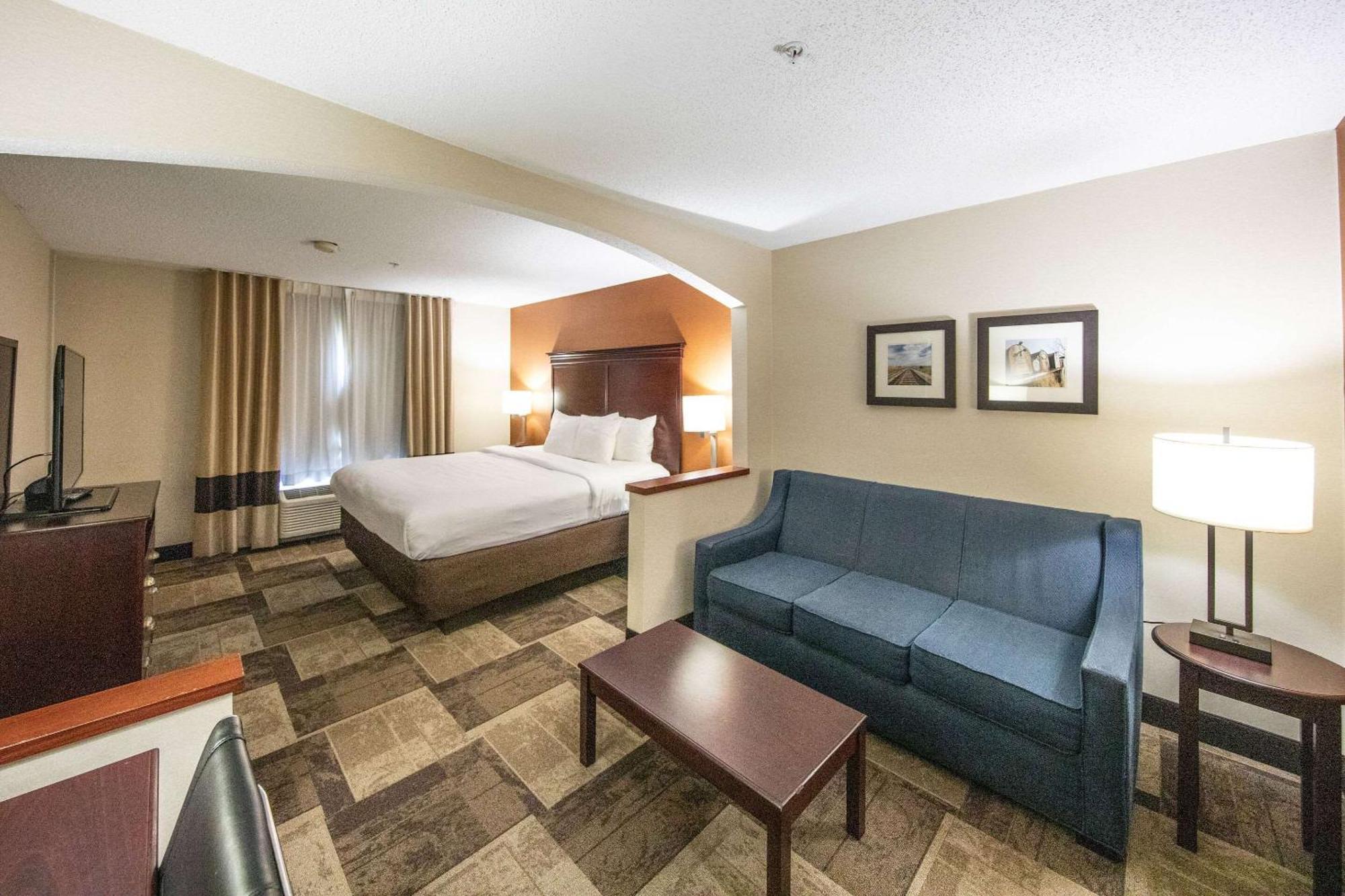 Comfort Inn & Suites Hutchinson Ngoại thất bức ảnh