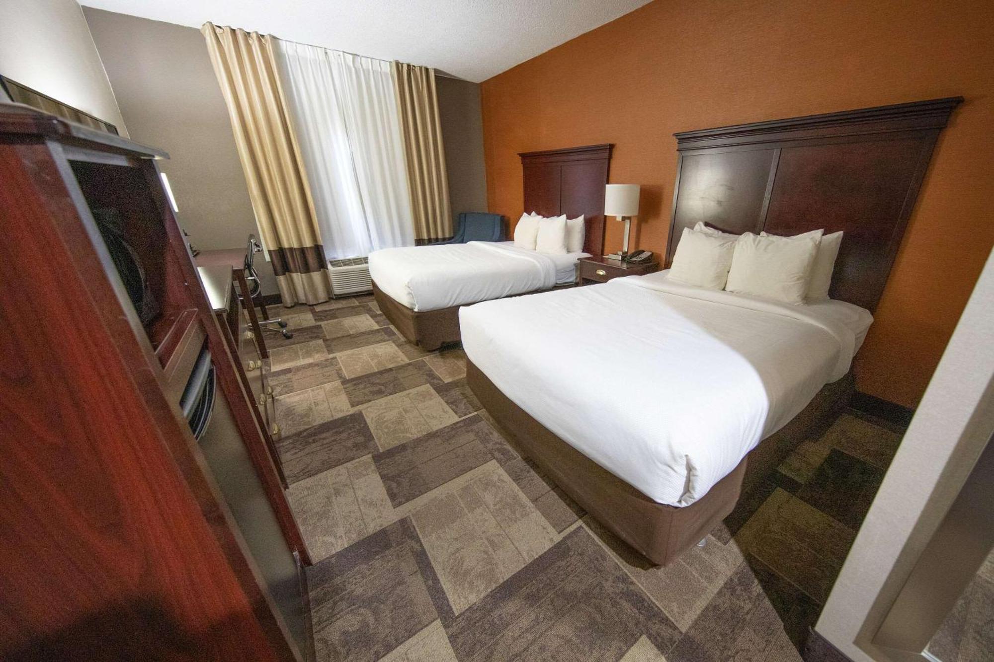 Comfort Inn & Suites Hutchinson Ngoại thất bức ảnh