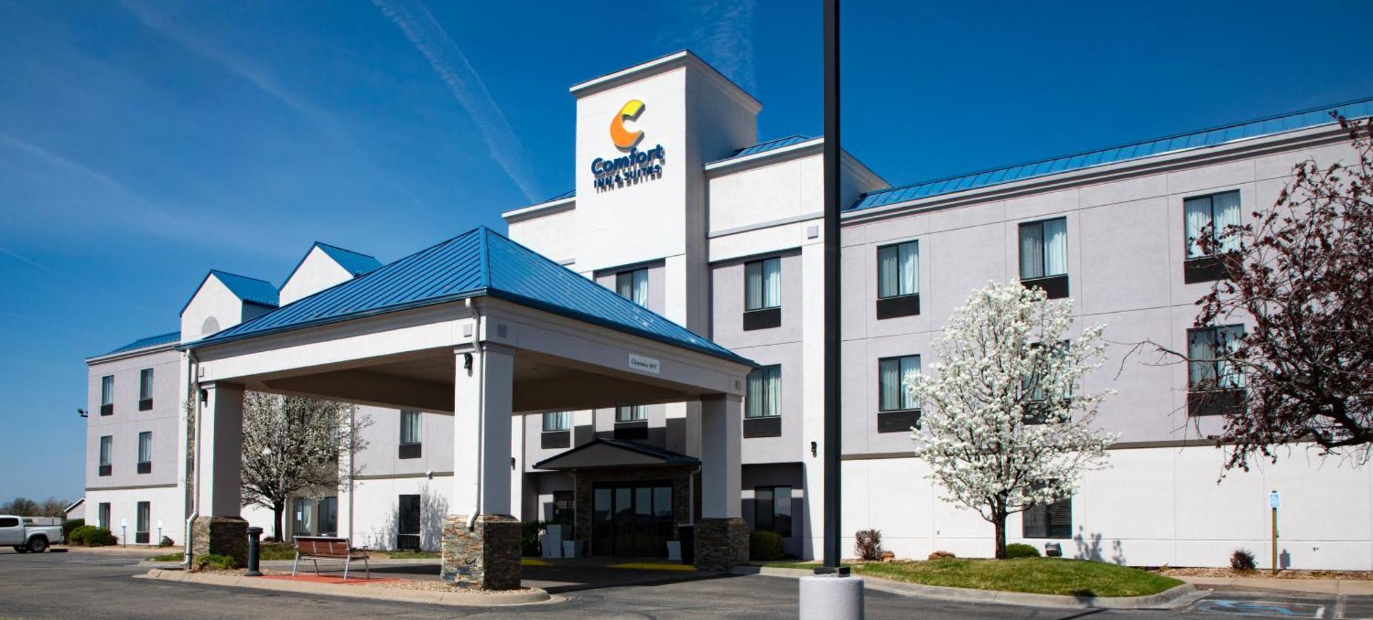 Comfort Inn & Suites Hutchinson Ngoại thất bức ảnh