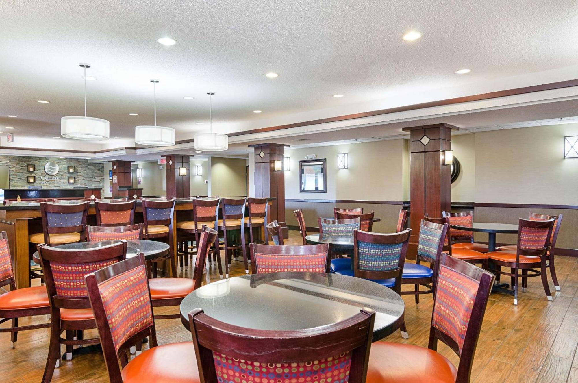 Comfort Inn & Suites Hutchinson Ngoại thất bức ảnh