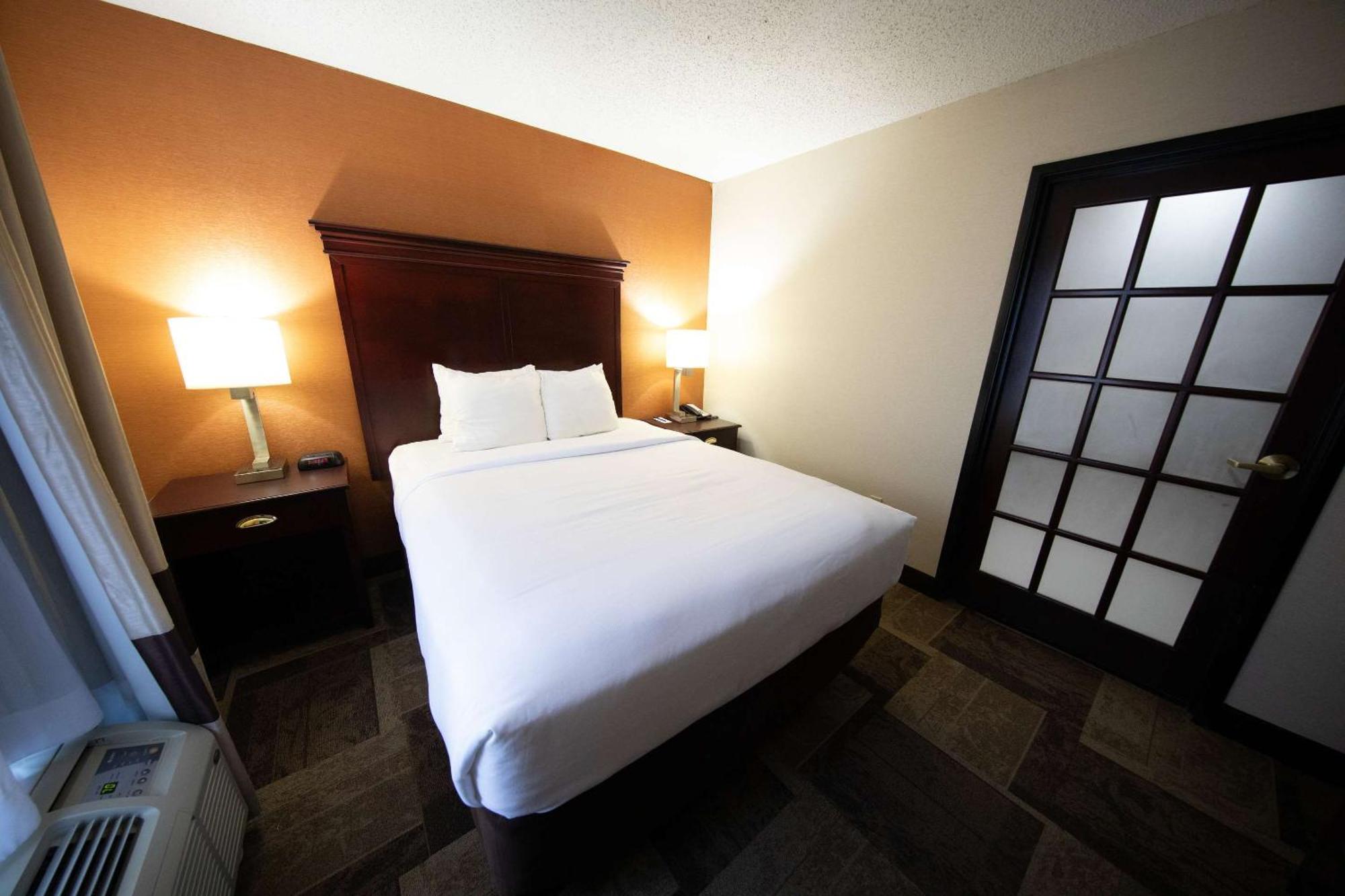 Comfort Inn & Suites Hutchinson Ngoại thất bức ảnh