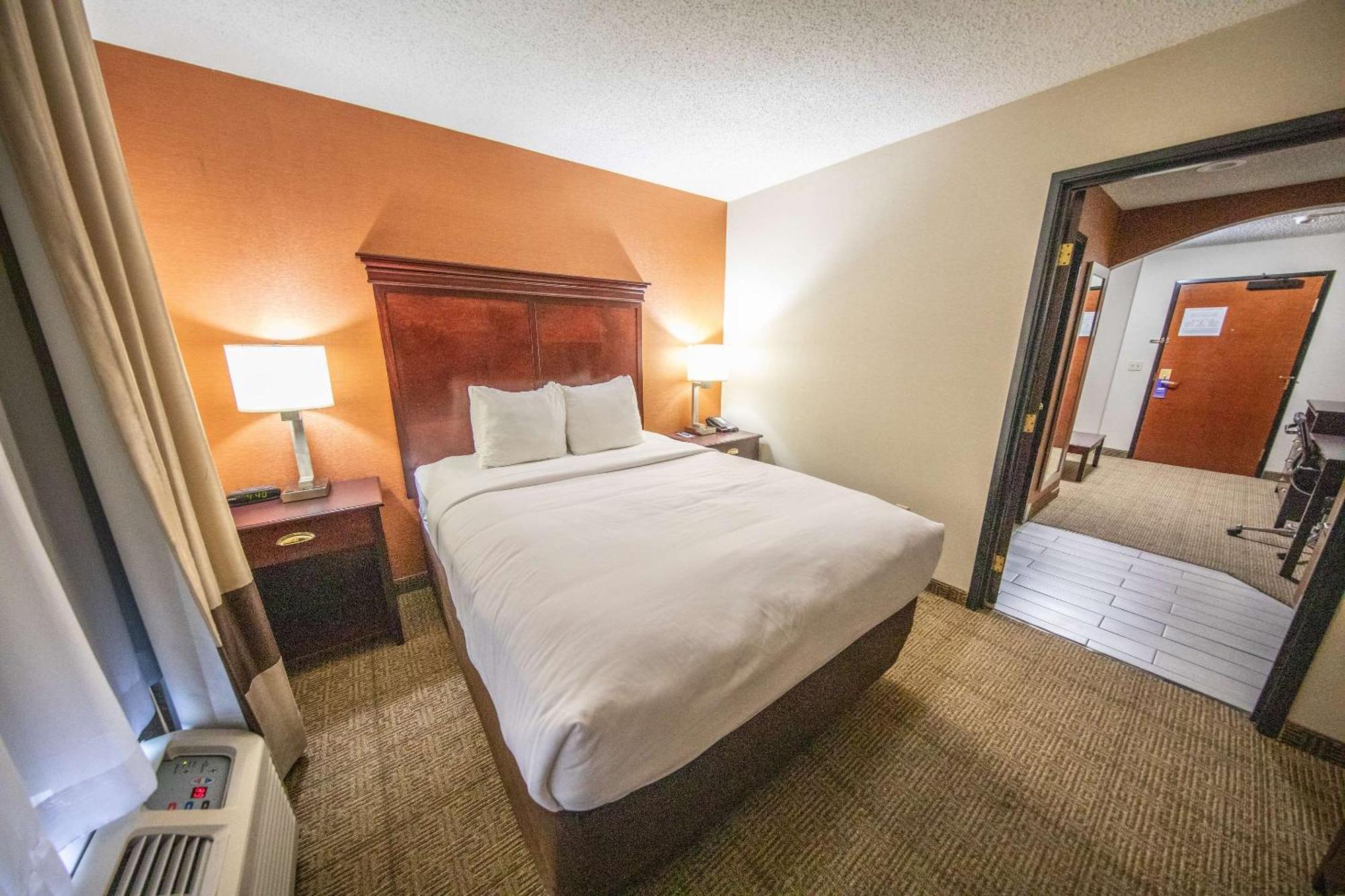 Comfort Inn & Suites Hutchinson Ngoại thất bức ảnh