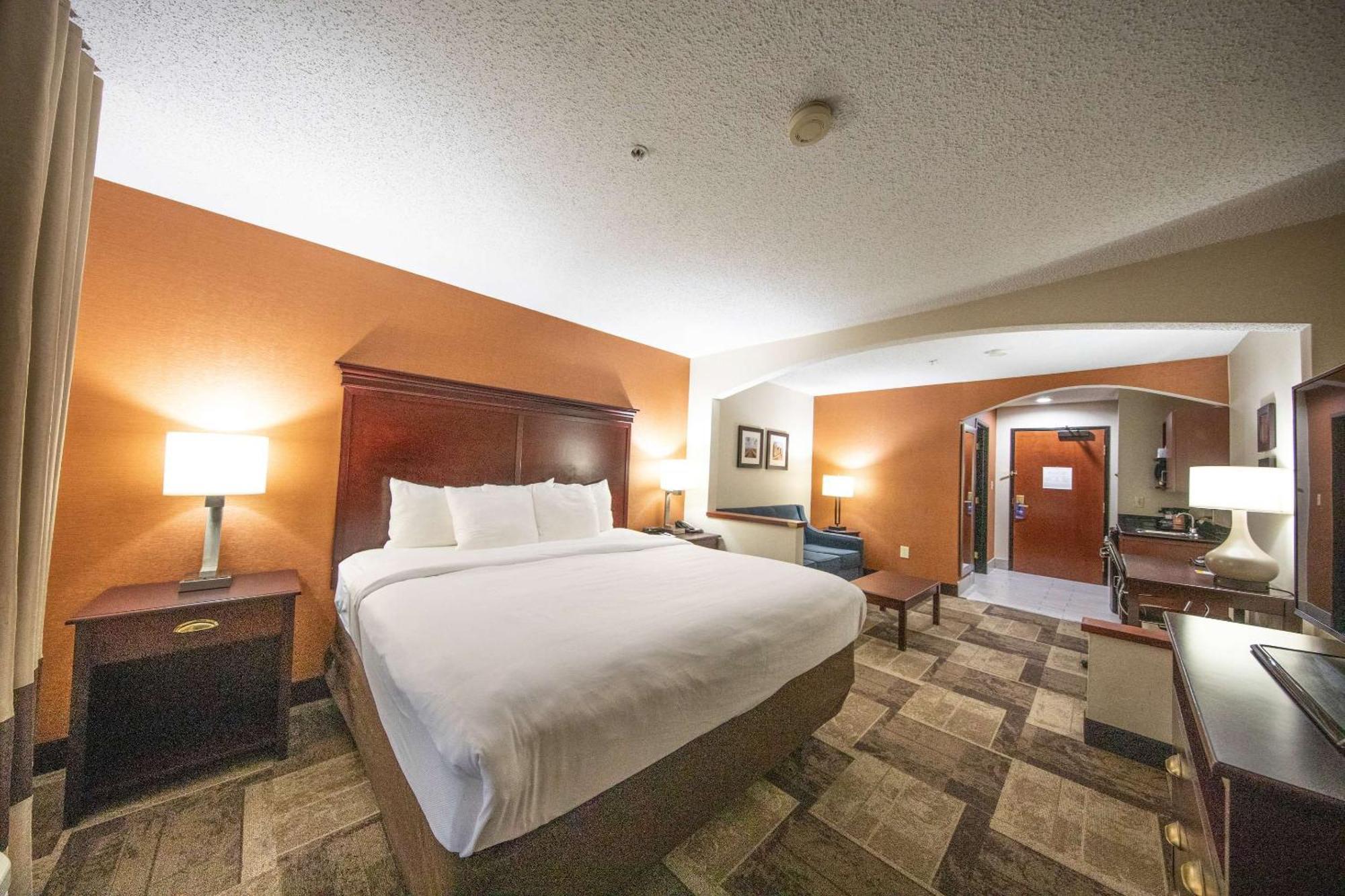 Comfort Inn & Suites Hutchinson Ngoại thất bức ảnh