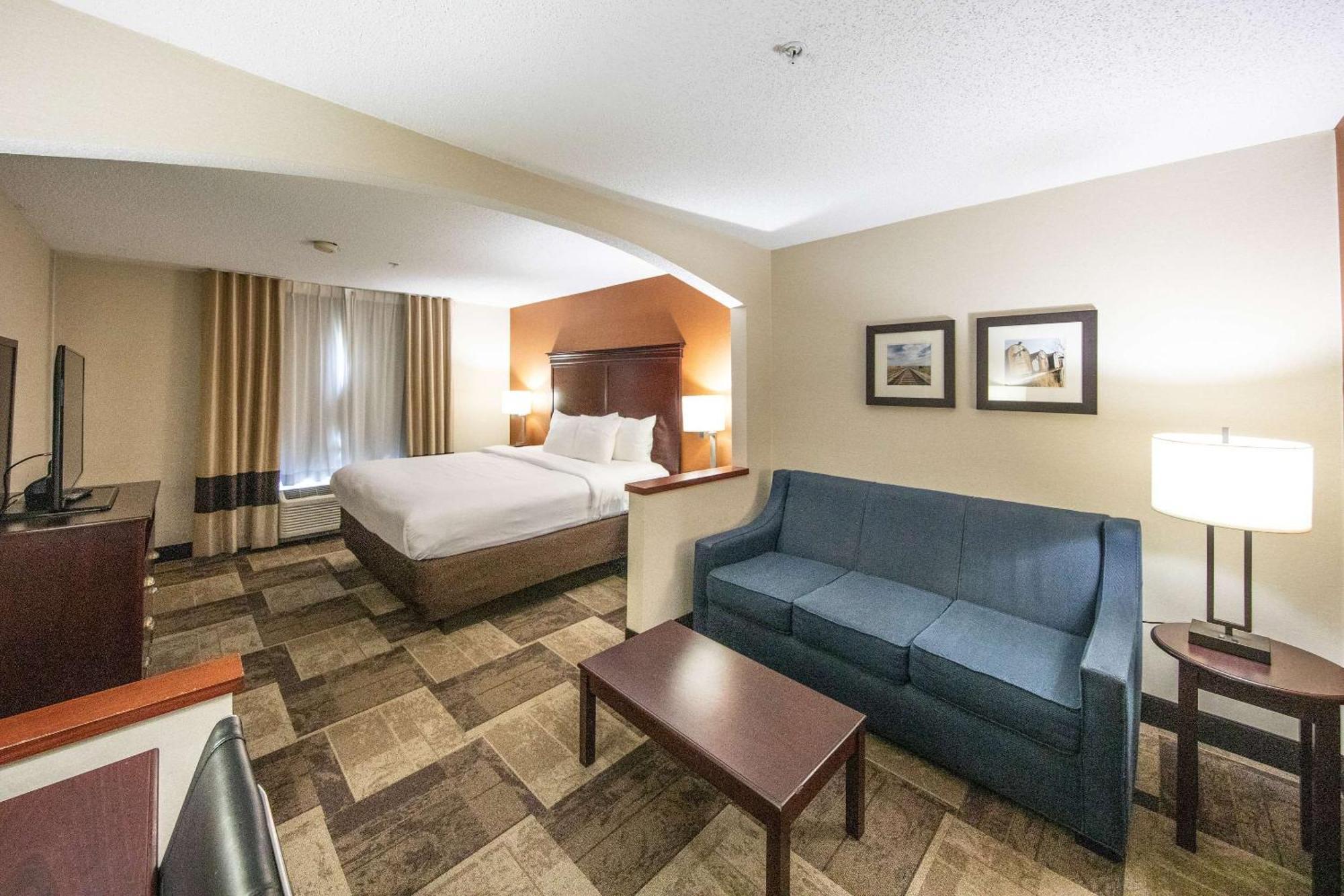 Comfort Inn & Suites Hutchinson Ngoại thất bức ảnh