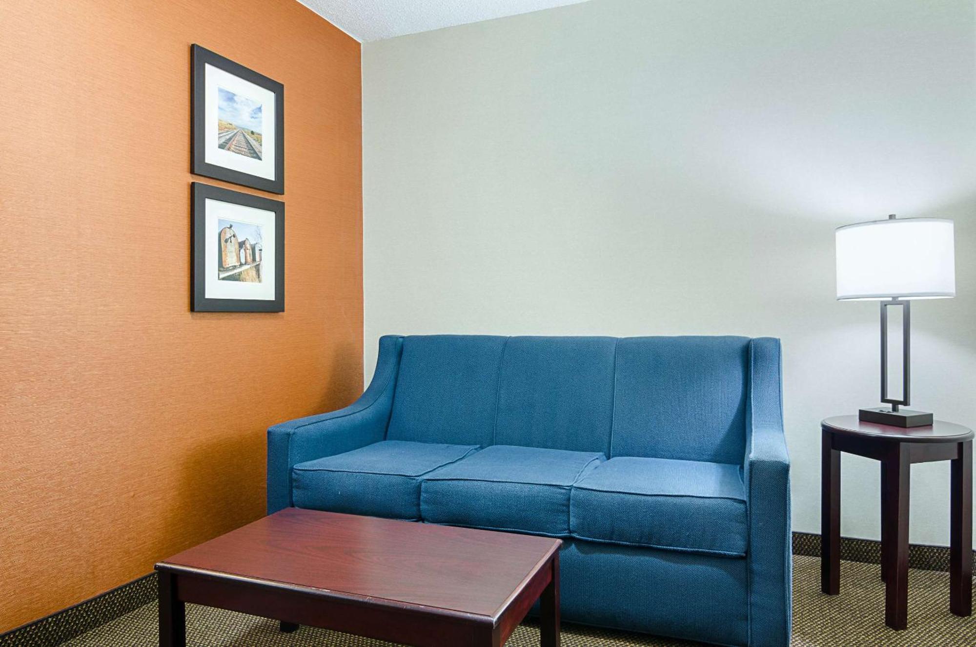 Comfort Inn & Suites Hutchinson Ngoại thất bức ảnh