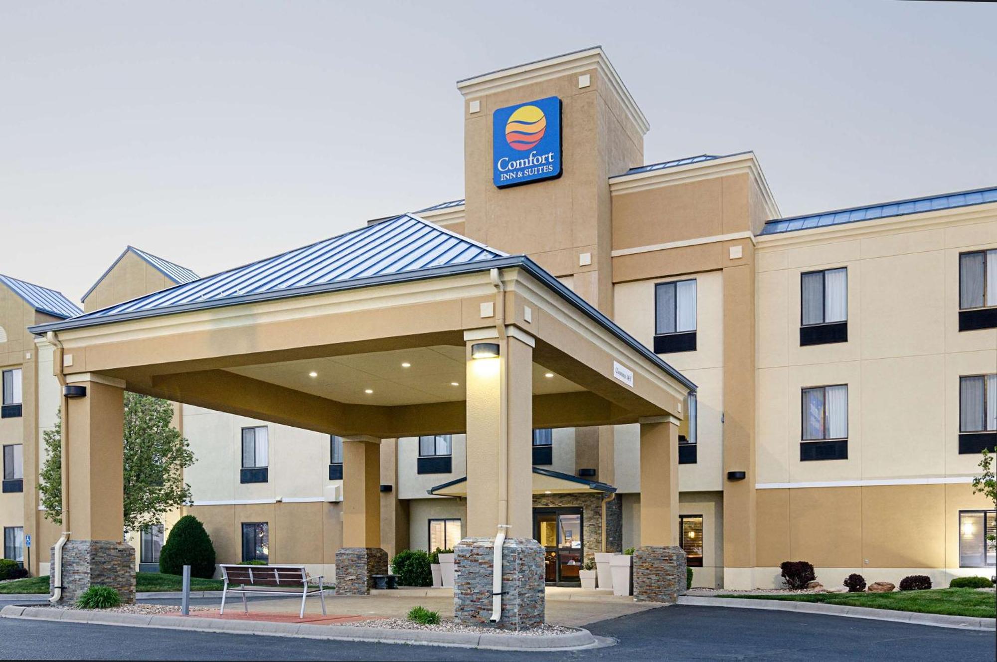 Comfort Inn & Suites Hutchinson Ngoại thất bức ảnh