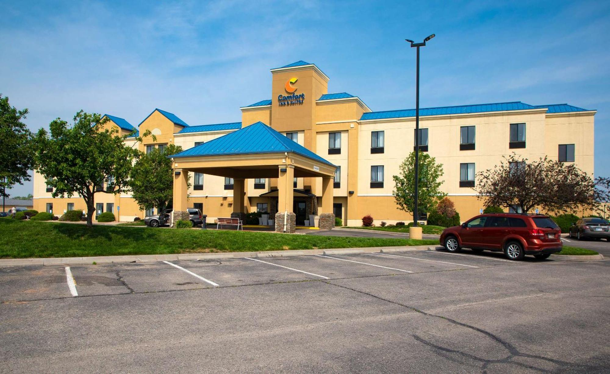 Comfort Inn & Suites Hutchinson Ngoại thất bức ảnh