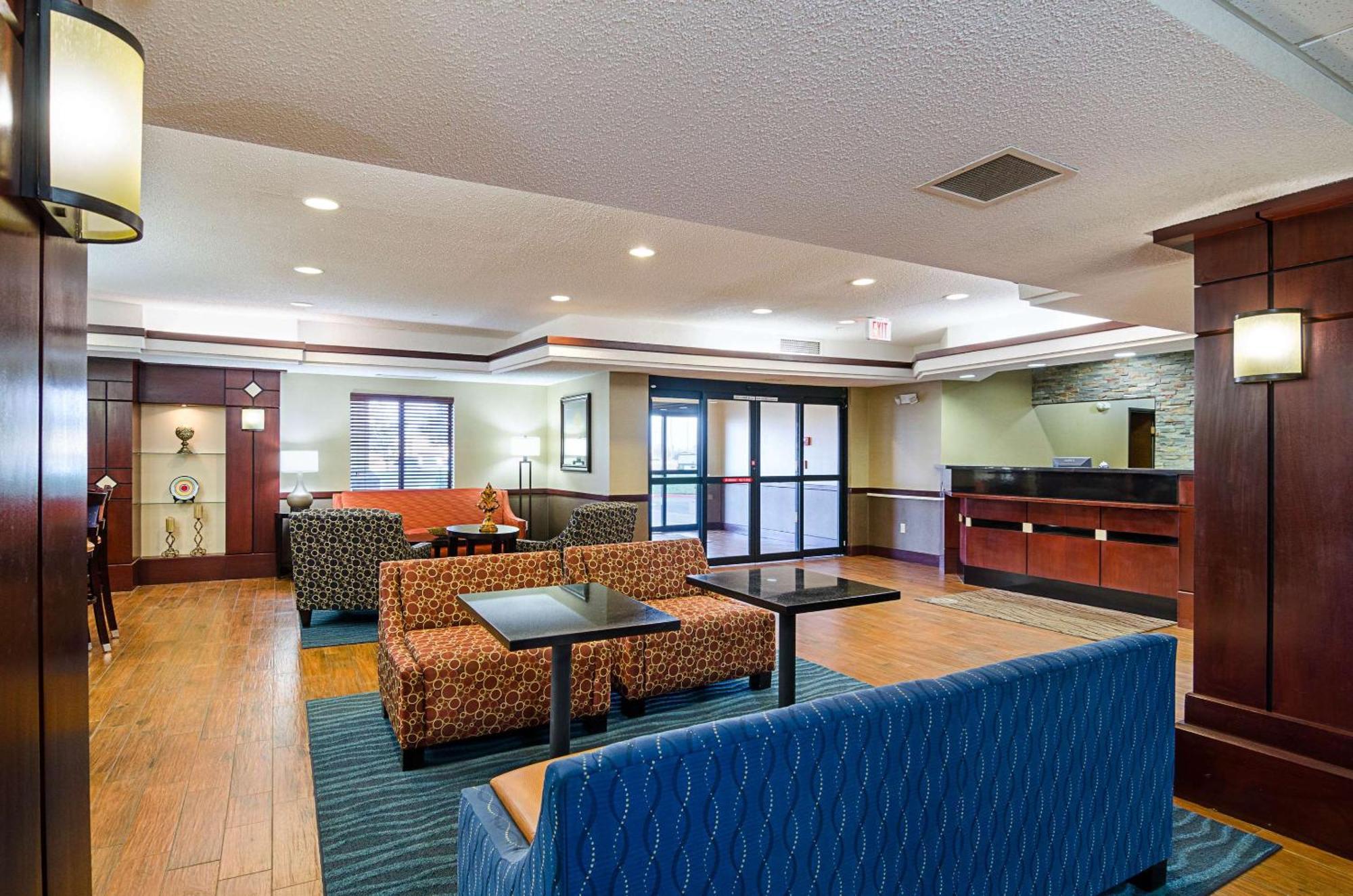 Comfort Inn & Suites Hutchinson Ngoại thất bức ảnh