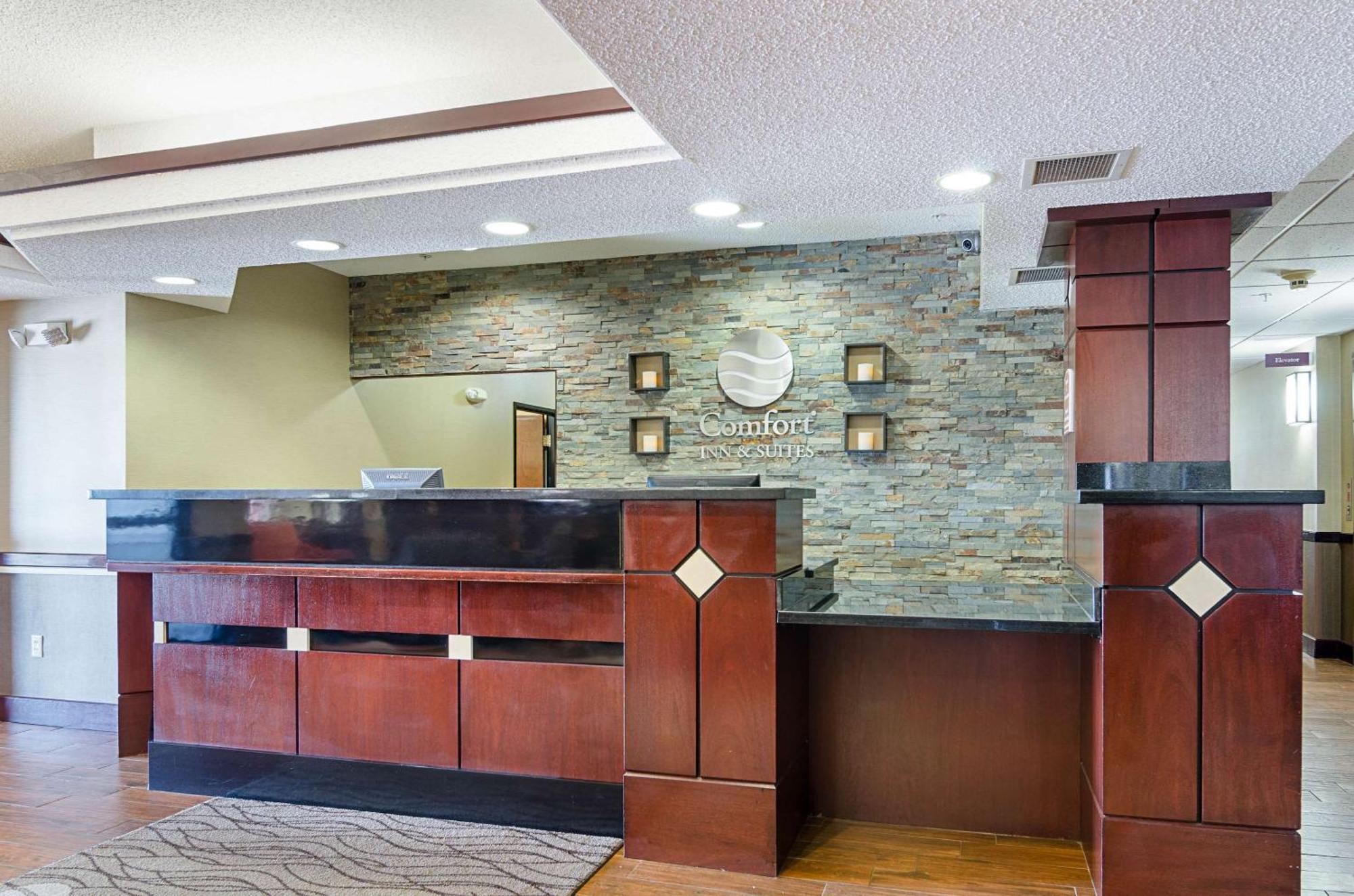 Comfort Inn & Suites Hutchinson Ngoại thất bức ảnh
